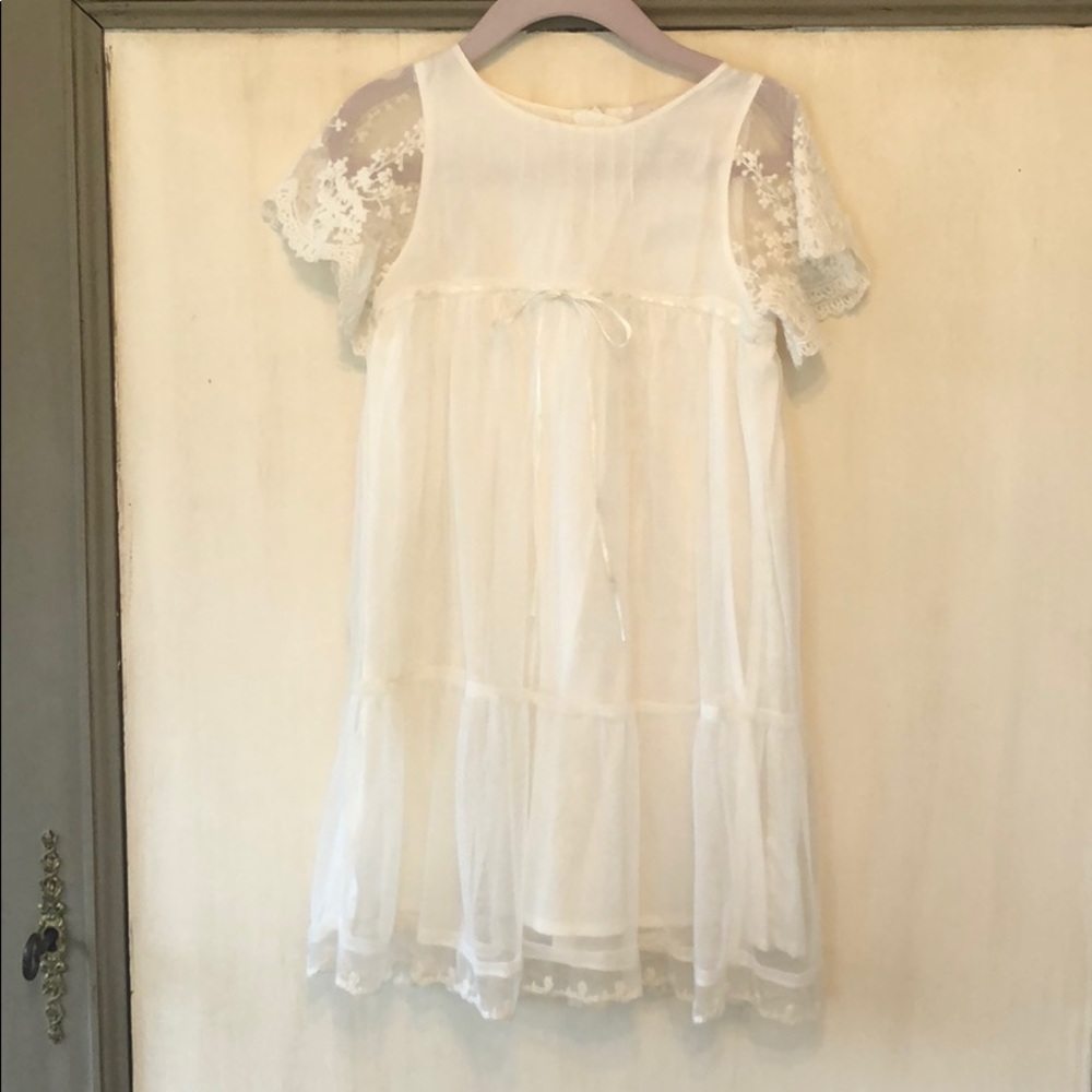 Beautiful little girl’s dress flower girl 2T 3T